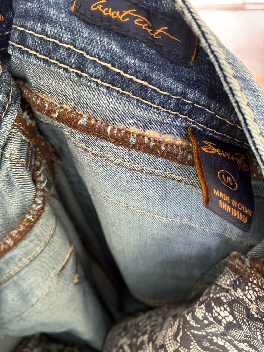 Seven7 Women's Bootcut Jeans Classic Wash Thick Stitch 14 - Picture 7 of 8